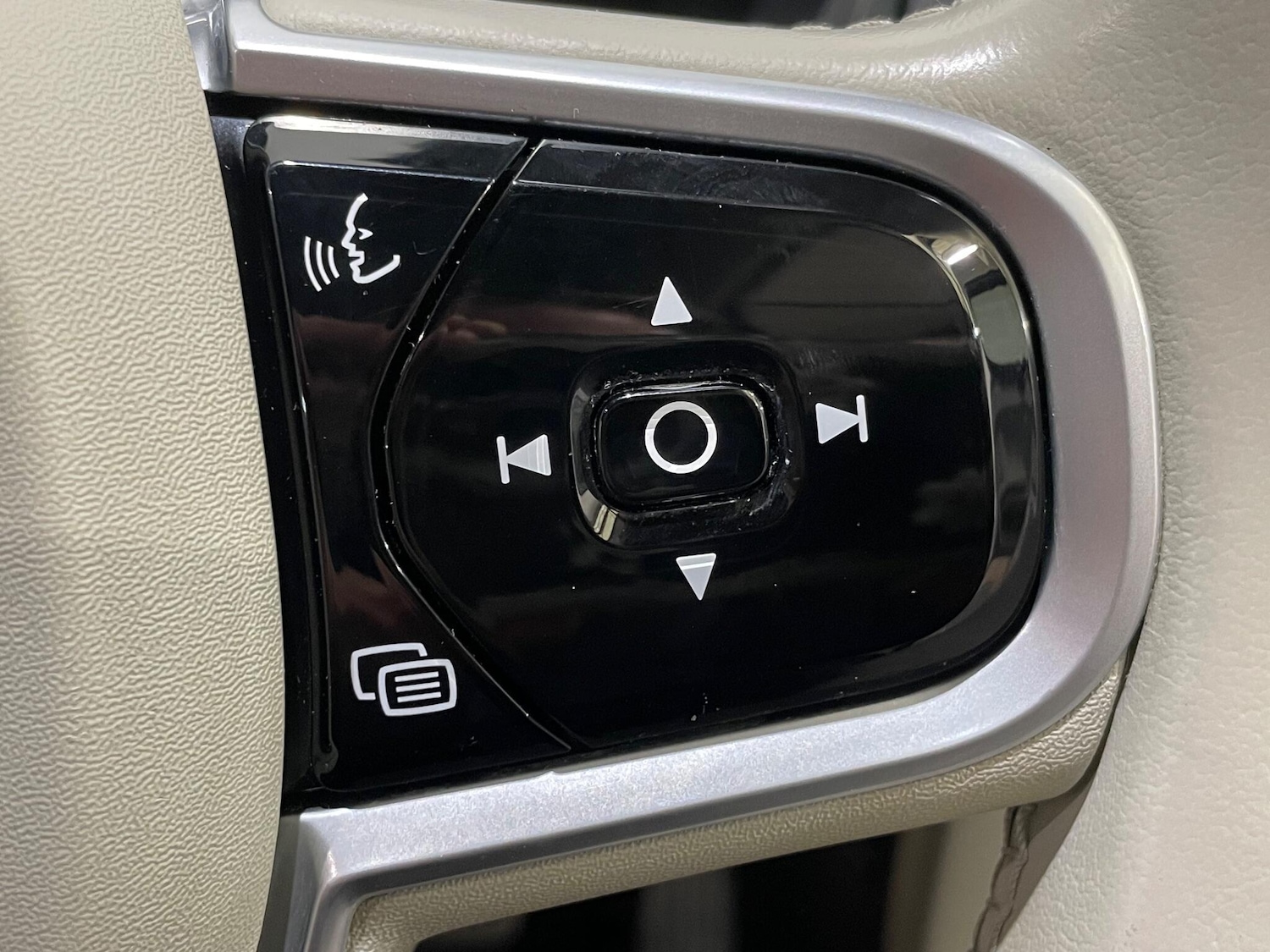 Used Volvo XC90 for sale - 77753139: Photo 32