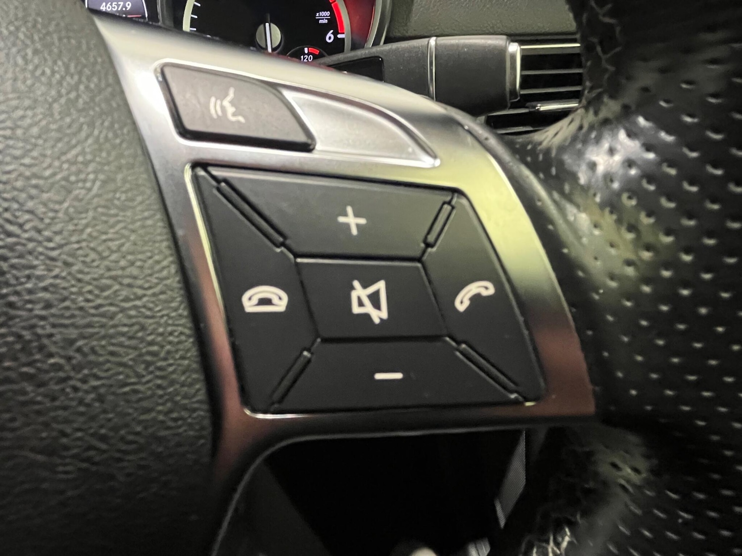 Used Mercedes-Benz M Class 2015 for sale - 78033791: Photo 34