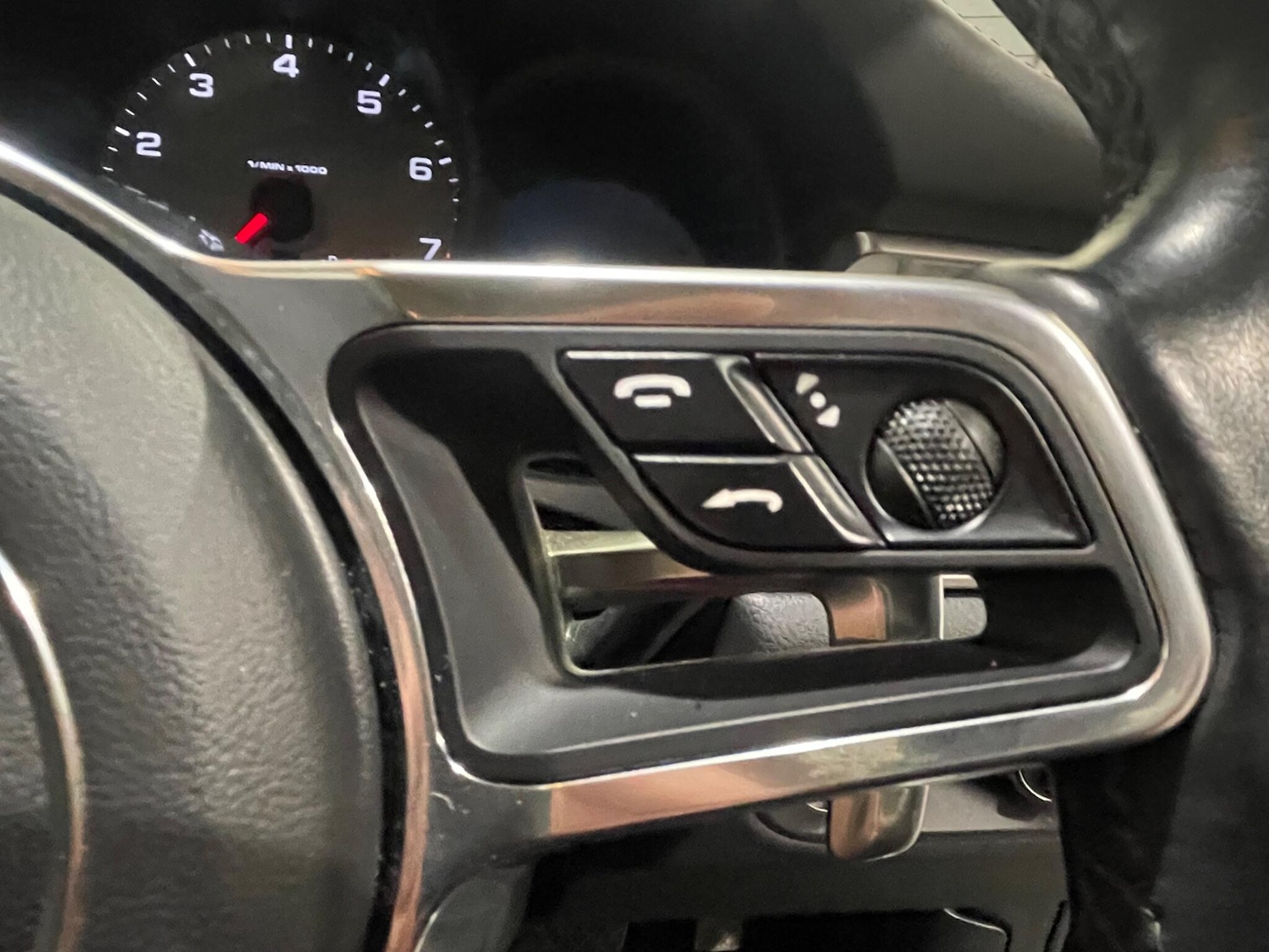 Used Porsche Macan 2017 for sale - 77940224: Photo 35