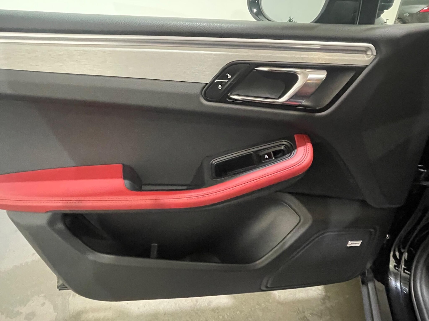 Used Porsche Macan 2017 for sale - 77940224: Photo 43