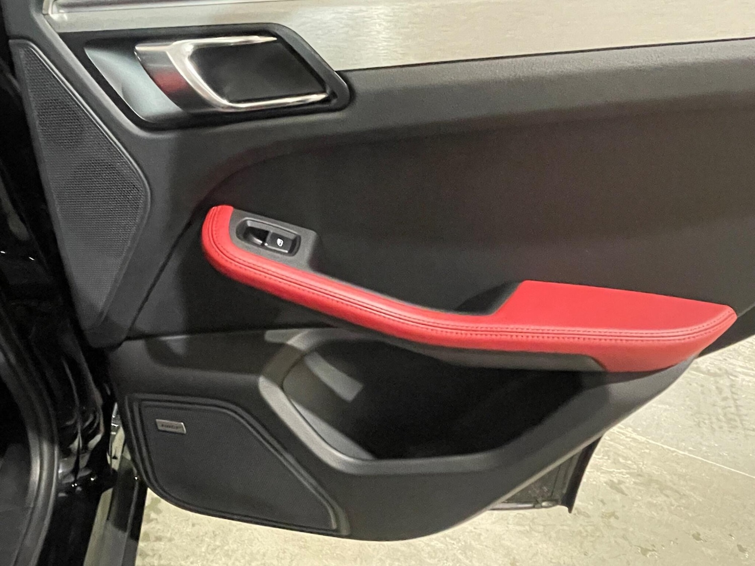 Used Porsche Macan 2017 for sale - 77940224: Photo 45