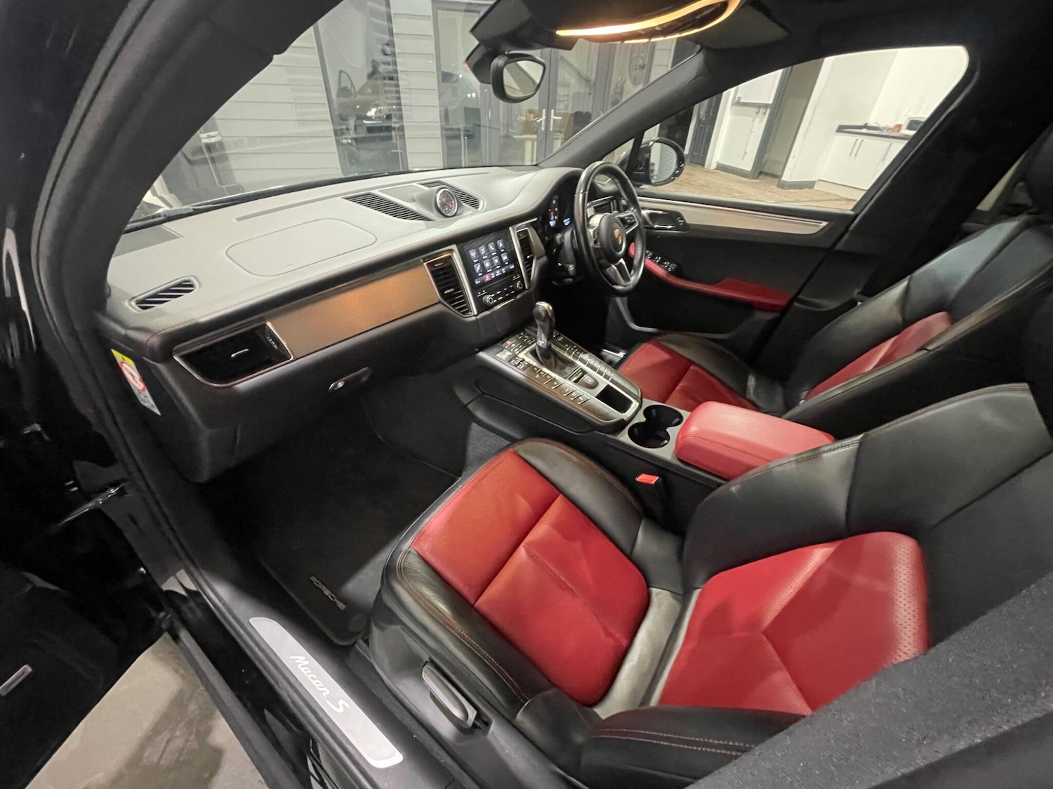 Used Porsche Macan 2017 for sale - 77940224: Photo 76