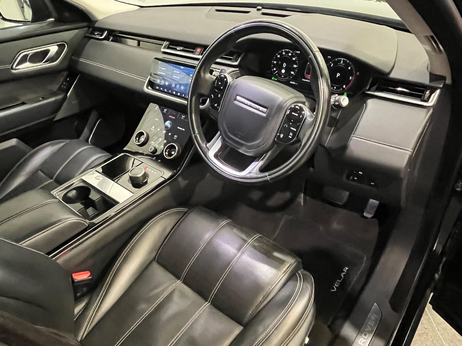 Used Land Rover Range Rover Velar 2018 for sale - 76993057: Photo 3