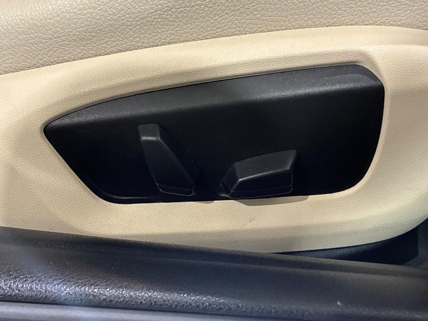 Used BMW 5 Series 2014 for sale - 77331473: Photo 28