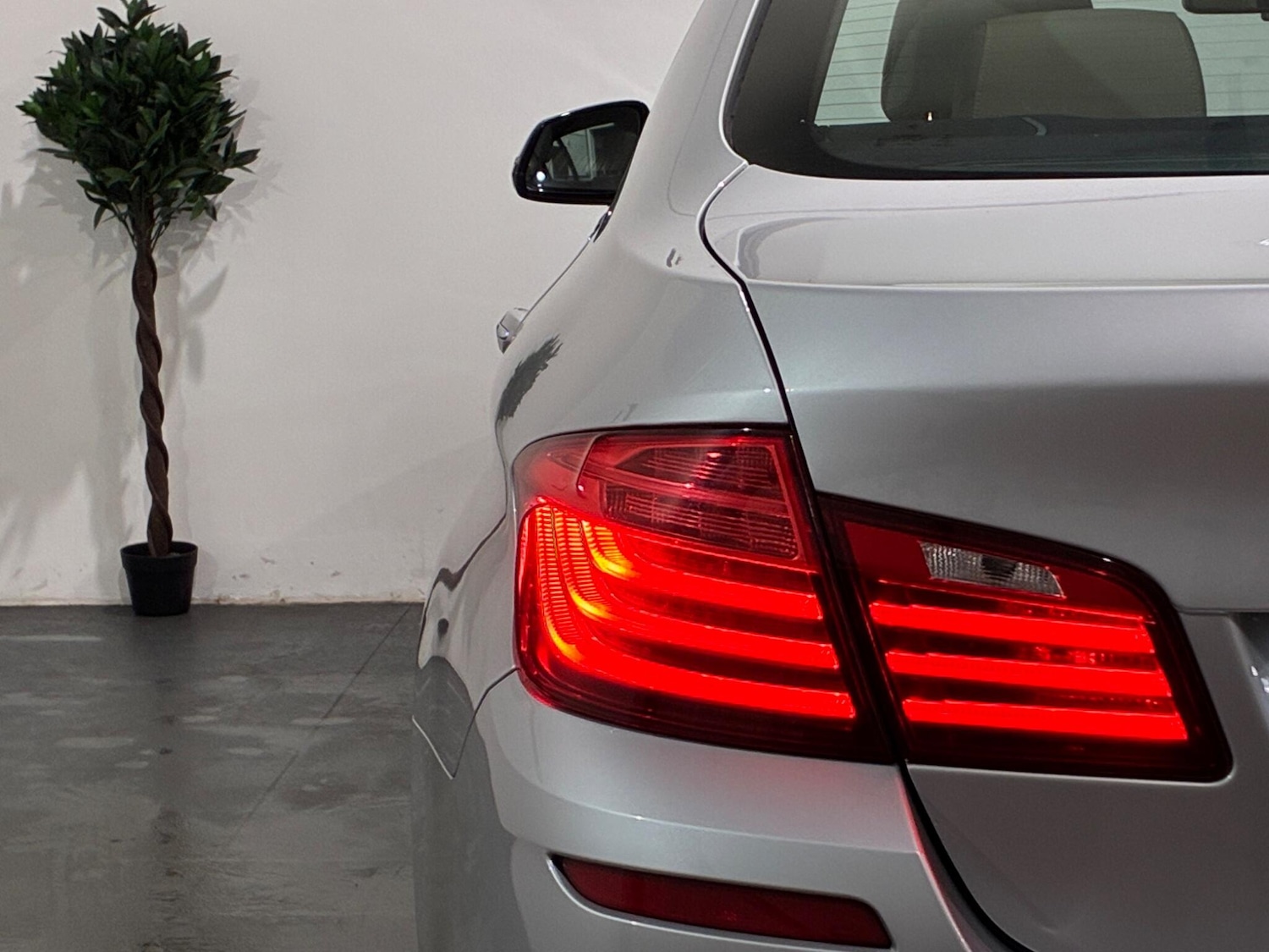 Used BMW 5 Series 2014 for sale - 77331473: Photo 50