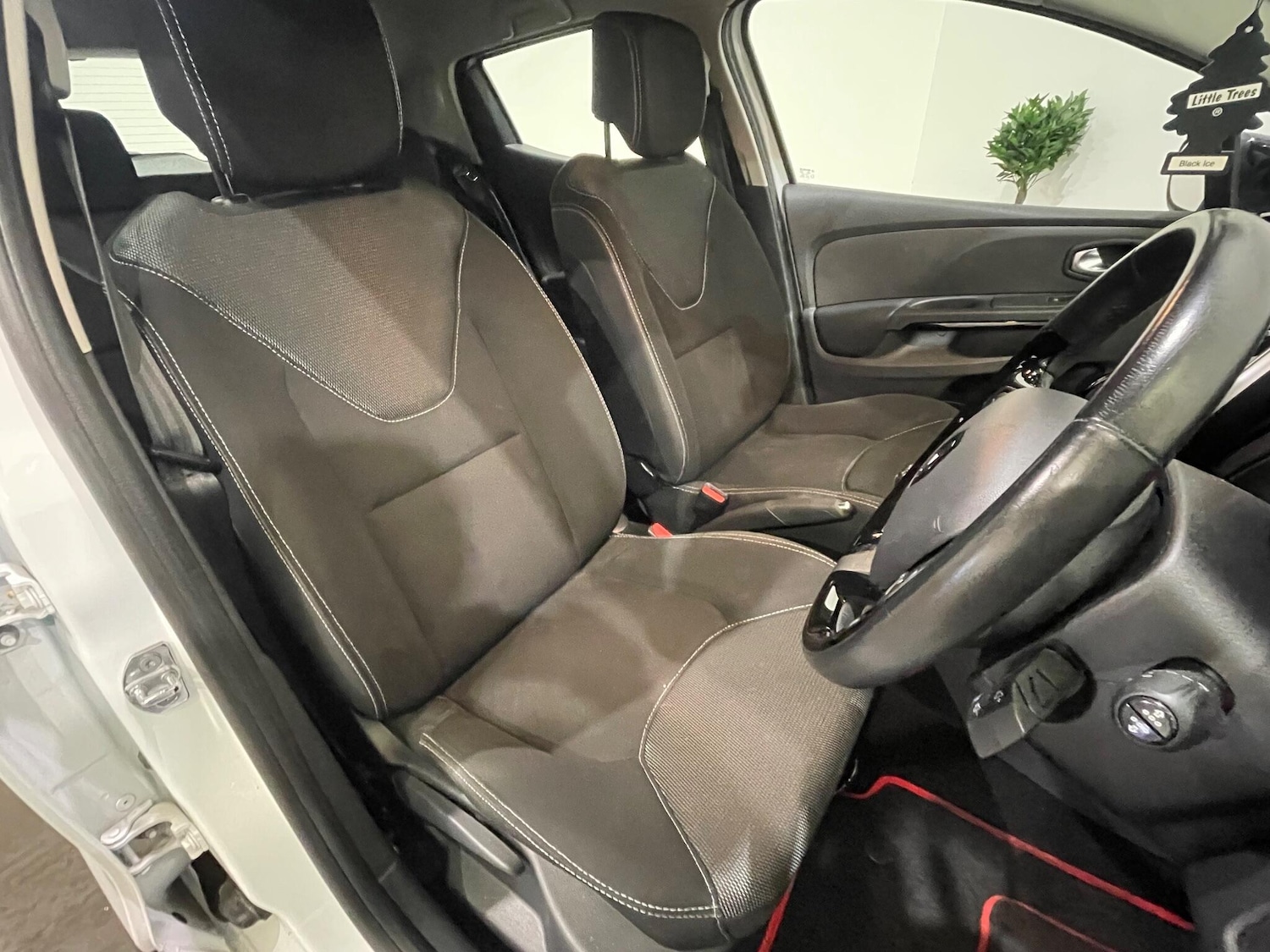 Used Renault Clio 2016 for sale - 77892501: Photo 17