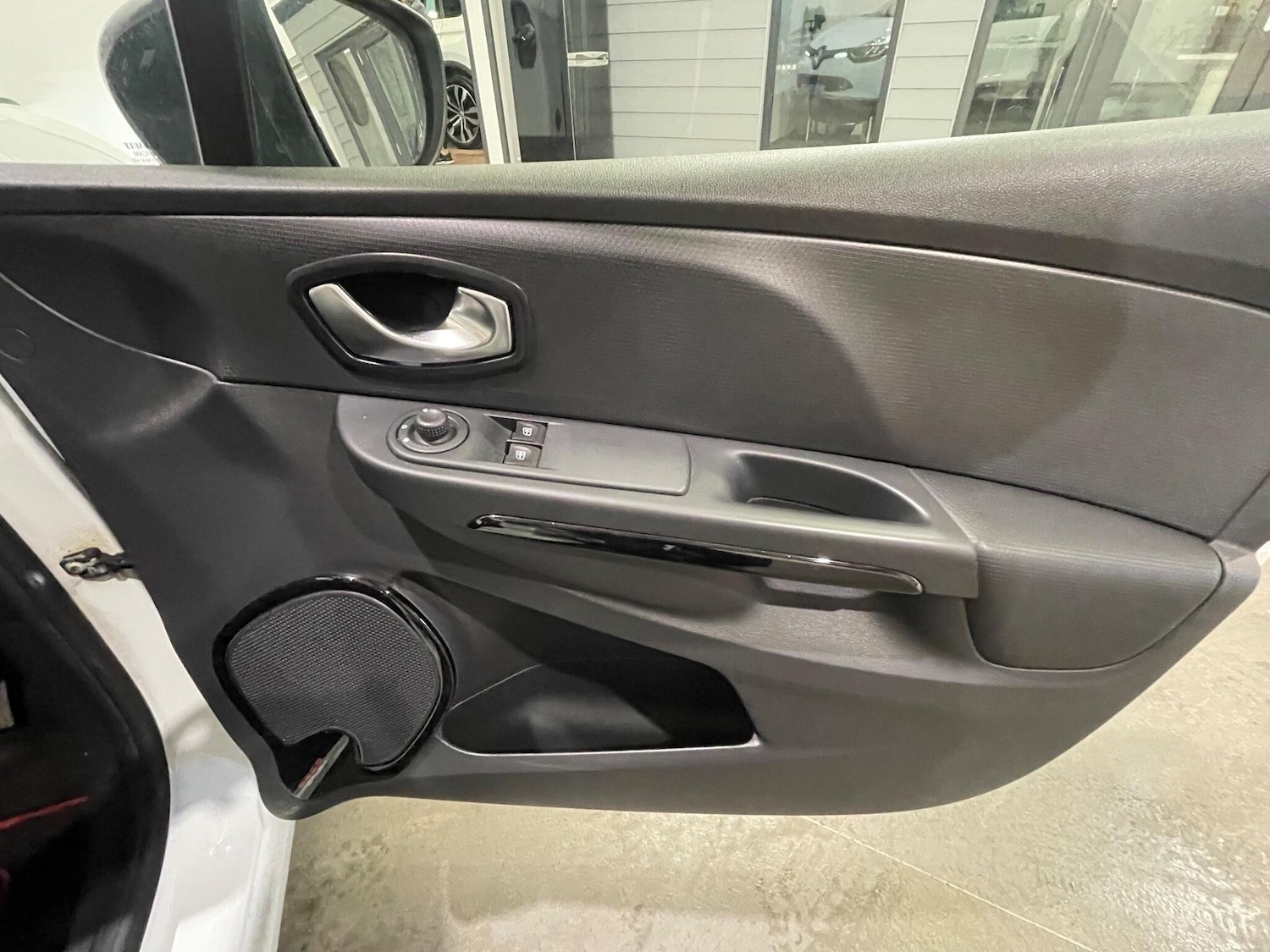 Used Renault Clio 2016 for sale - 77892501: Photo 35