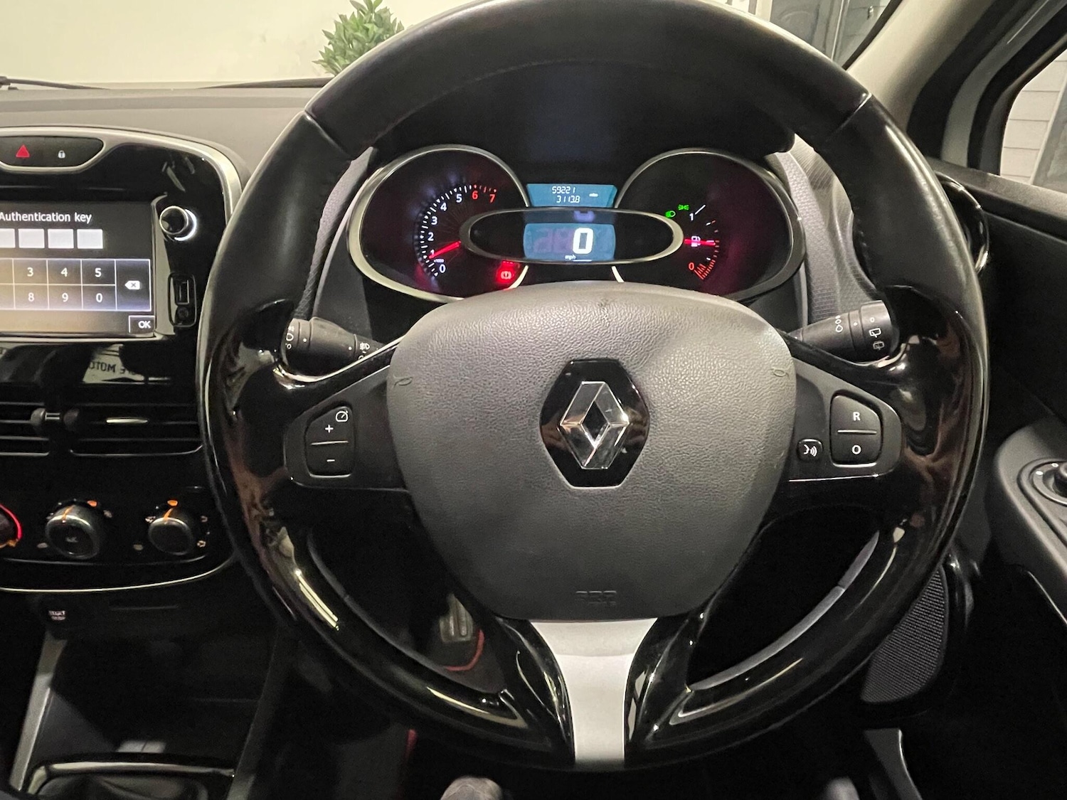 Used Renault Clio 2016 for sale - 77892501: Photo 48