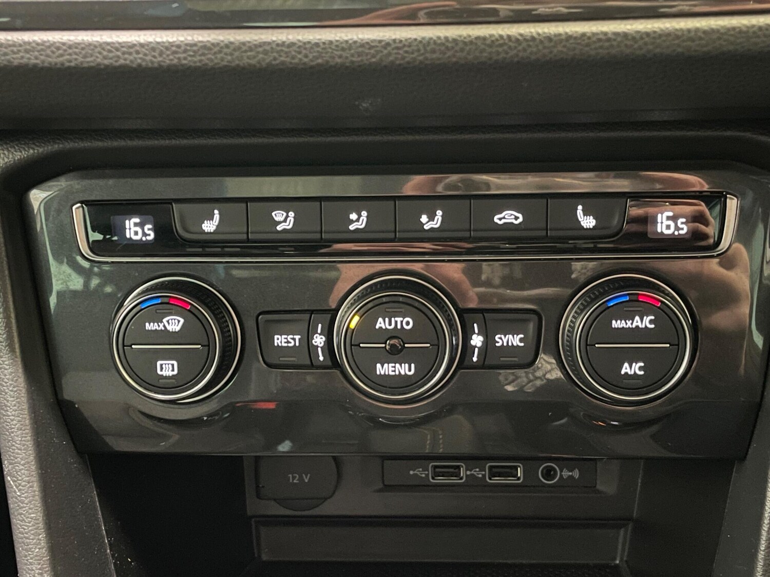 Used Volkswagen Tiguan for sale - 77883520: Photo 28