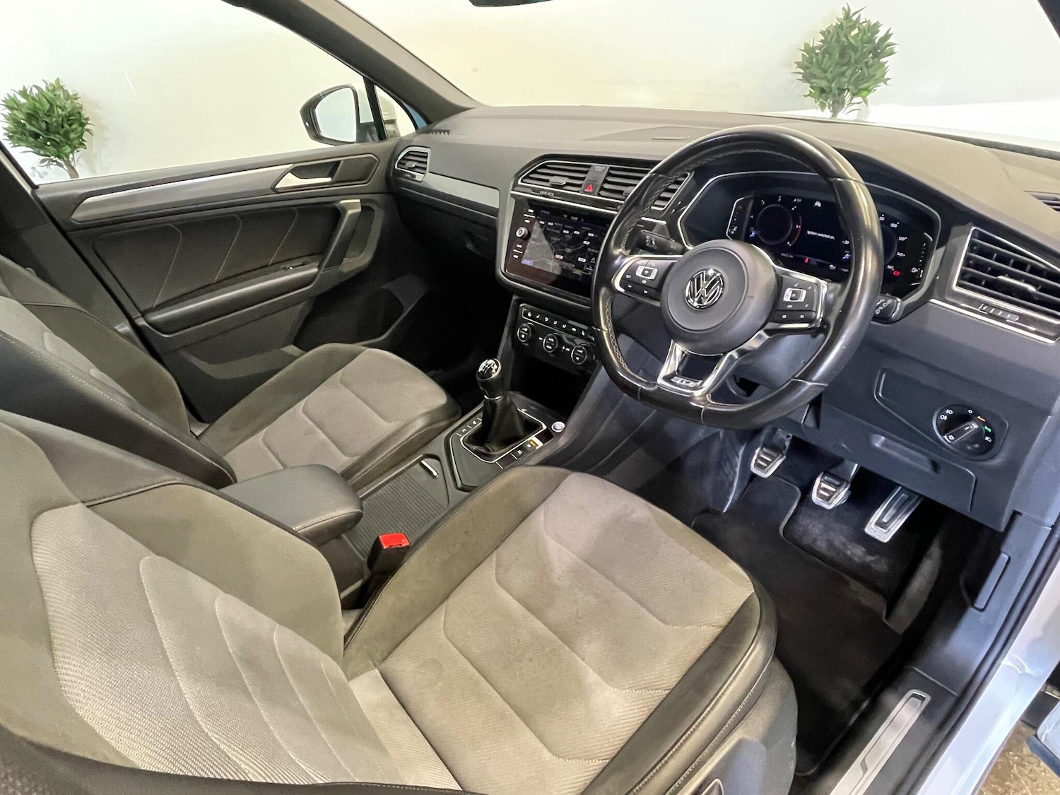 Used Volkswagen Tiguan for sale - 77883520: Photo 3