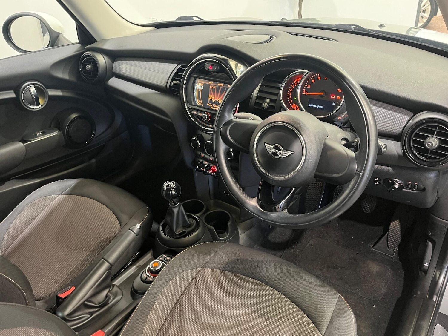 Used MINI Hatch 2017 for sale - 76377206: Photo 3