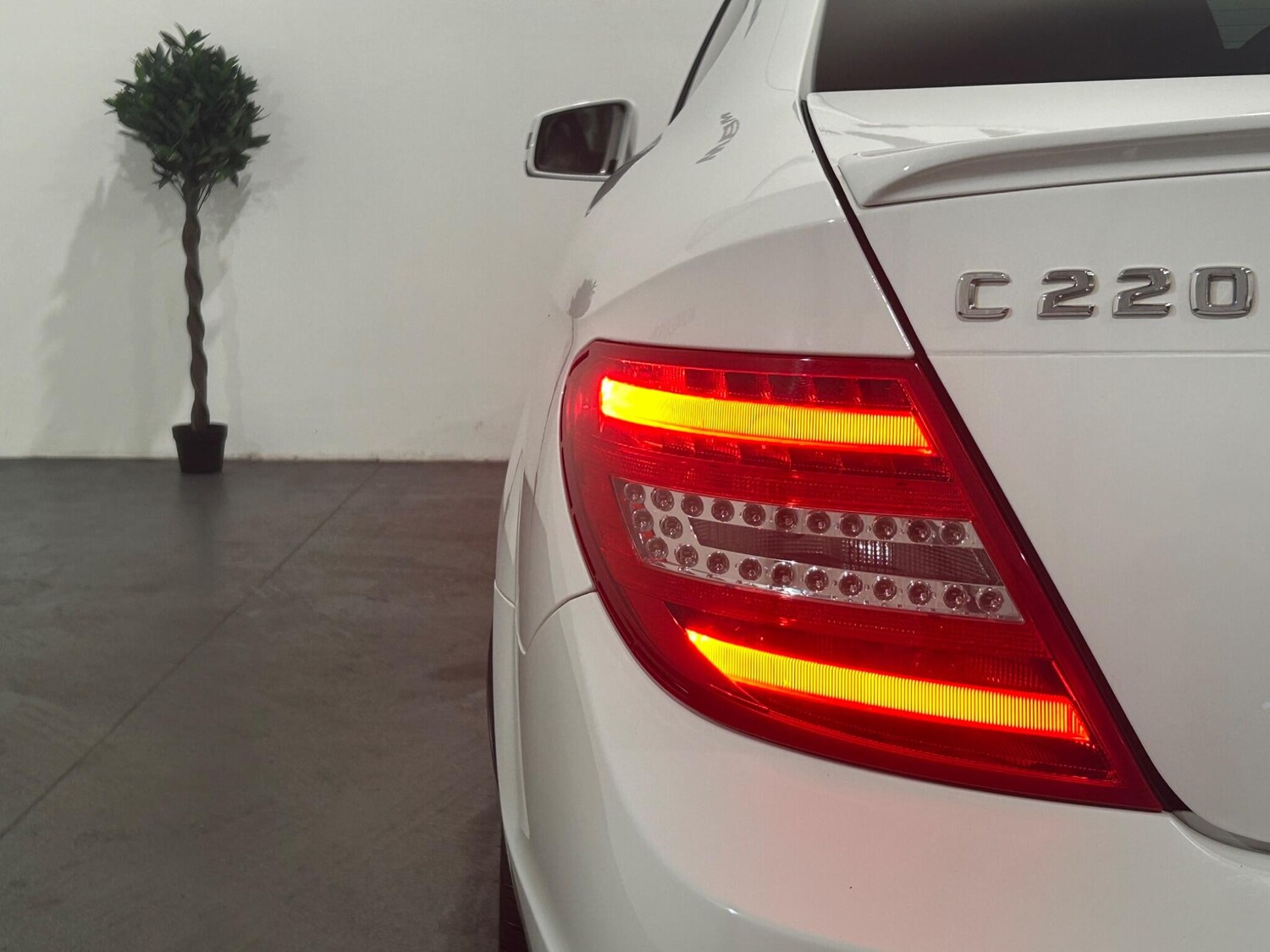 Used Mercedes-Benz C-Class 2014 for sale - 76121608: Photo 47