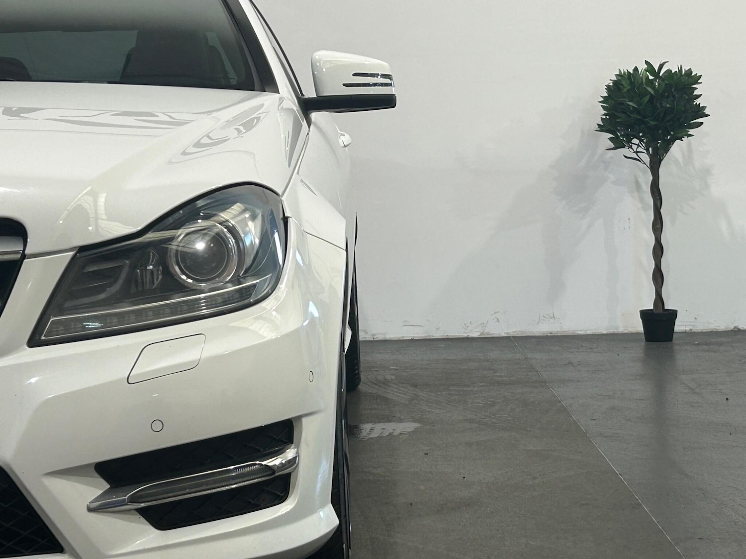 Used Mercedes-Benz C-Class 2014 for sale - 76121608: Photo 48