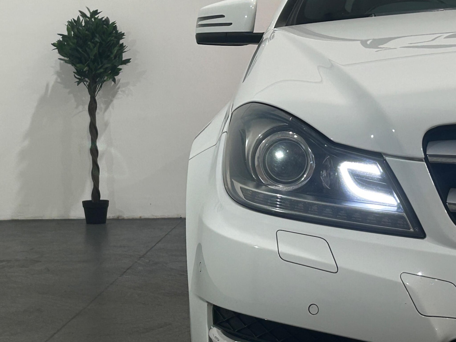 Used Mercedes-Benz C-Class 2014 for sale - 76121608: Photo 51