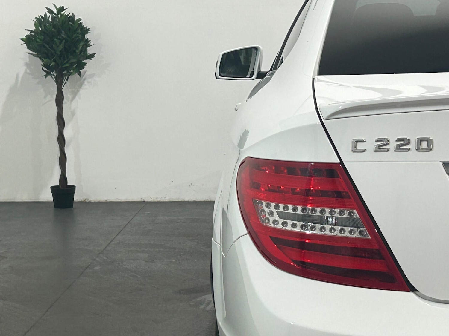 Used Mercedes-Benz C-Class 2014 for sale - 76121608: Photo 59