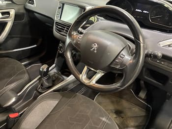 Used Peugeot 2008 2017 for sale - 79750703: Photo