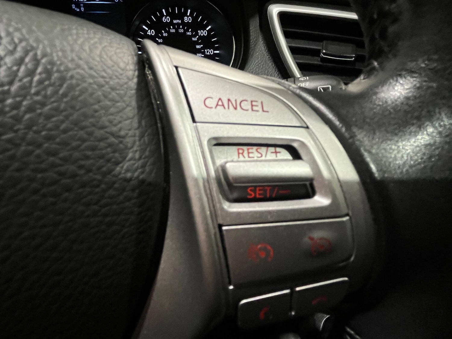 Used Nissan Qashqai 2016 for sale - 76592884: Photo 33