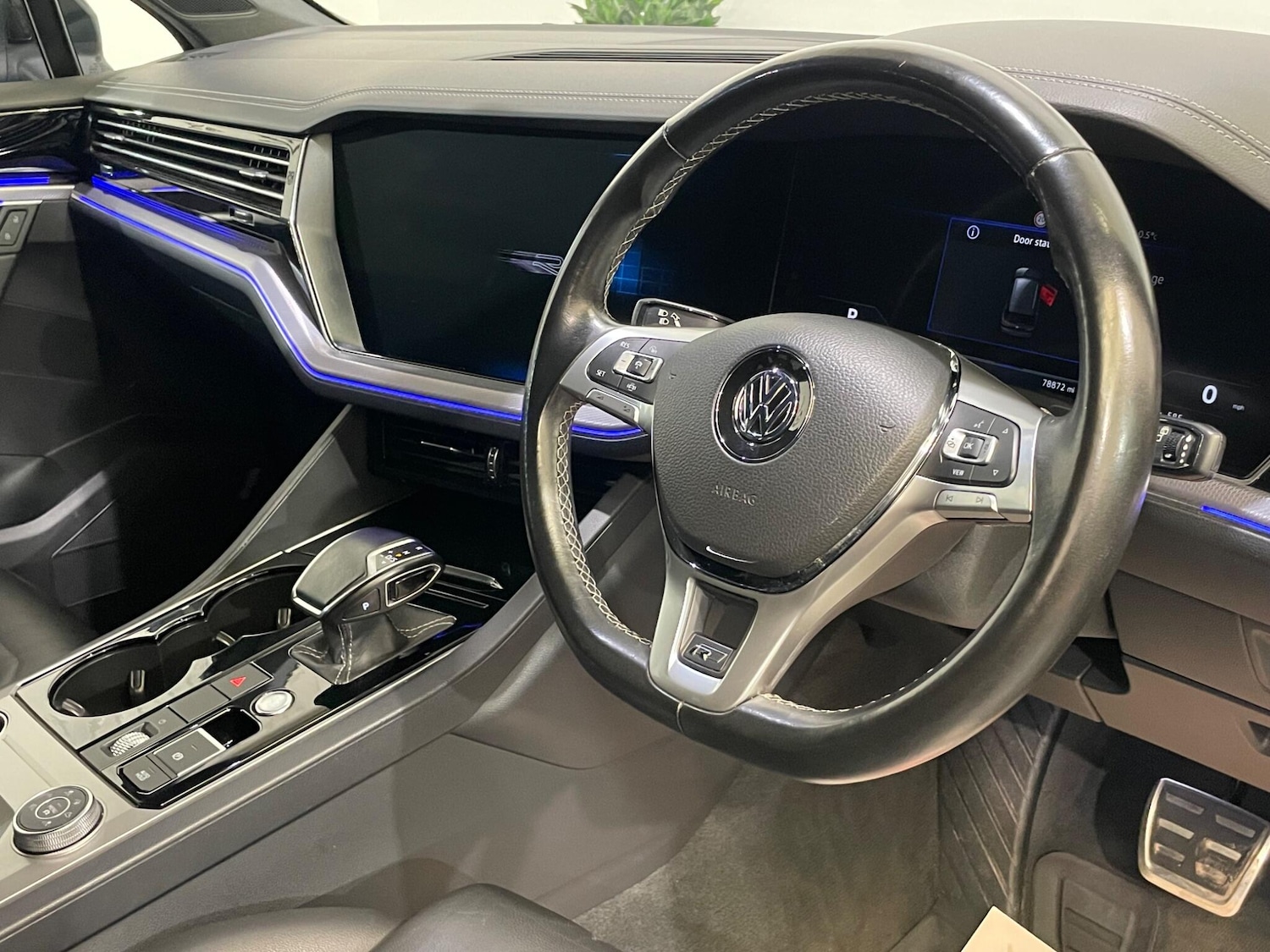 Used Volkswagen Touareg 2019 for sale - 78156798: Photo 3
