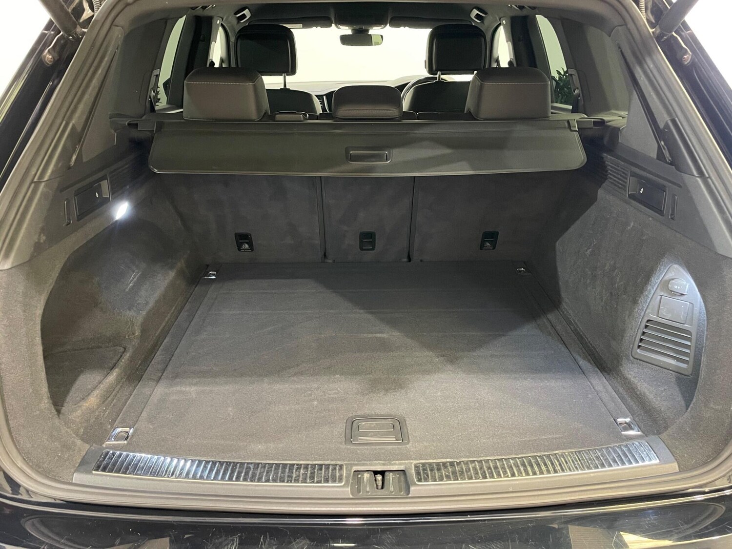 Used Volkswagen Touareg 2019 for sale - 78156798: Photo 45