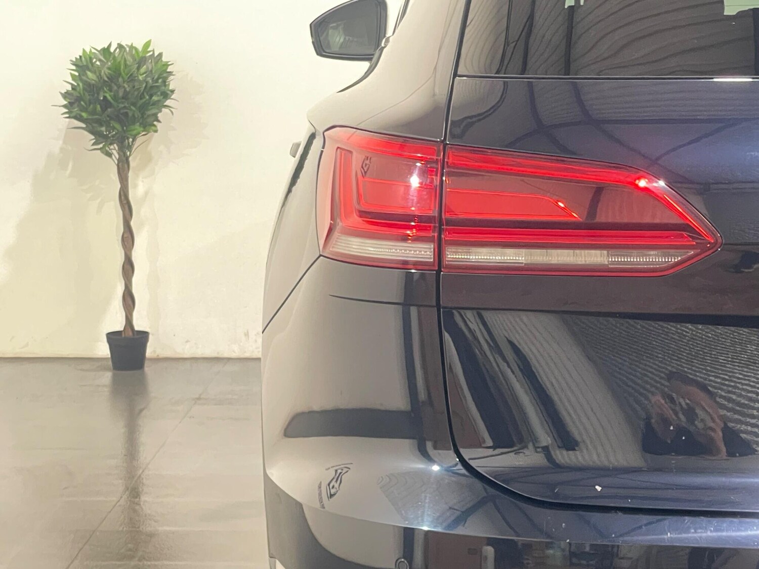 Used Volkswagen Touareg 2019 for sale - 78156798: Photo 48