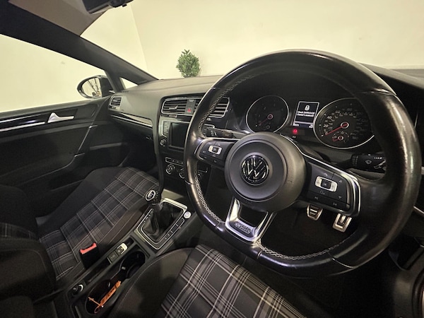 Used Volkswagen Golf 2016 for sale - 76337276: Photo 3