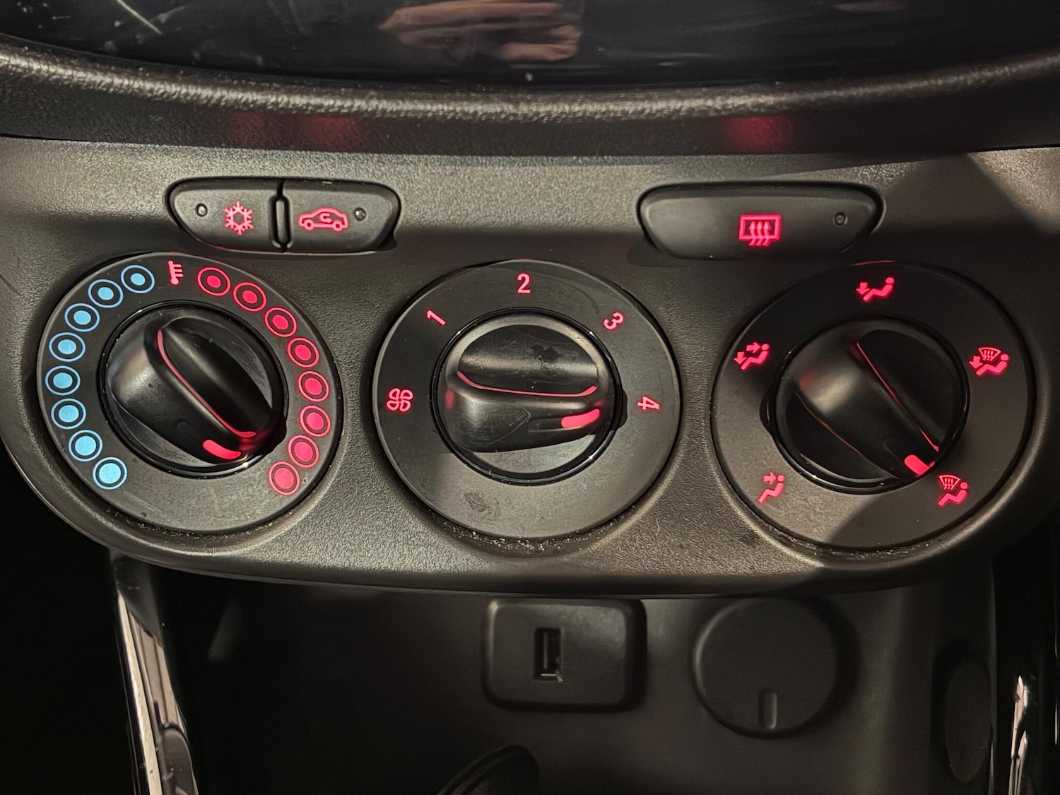 Used Vauxhall ADAM 2017 for sale - 76619803: Photo 21