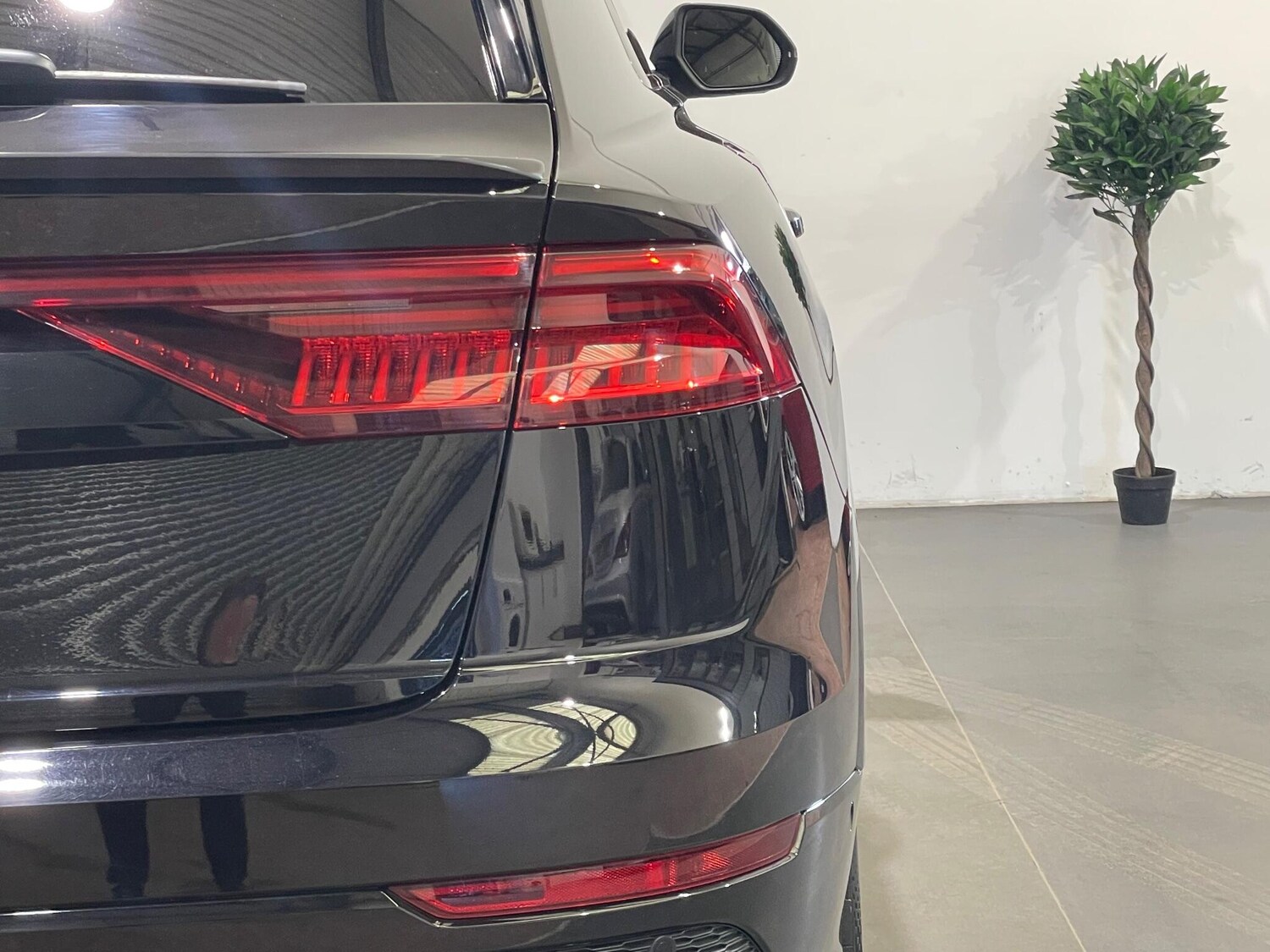 Used Audi Q8 2021 for sale - 78058456: Photo 57