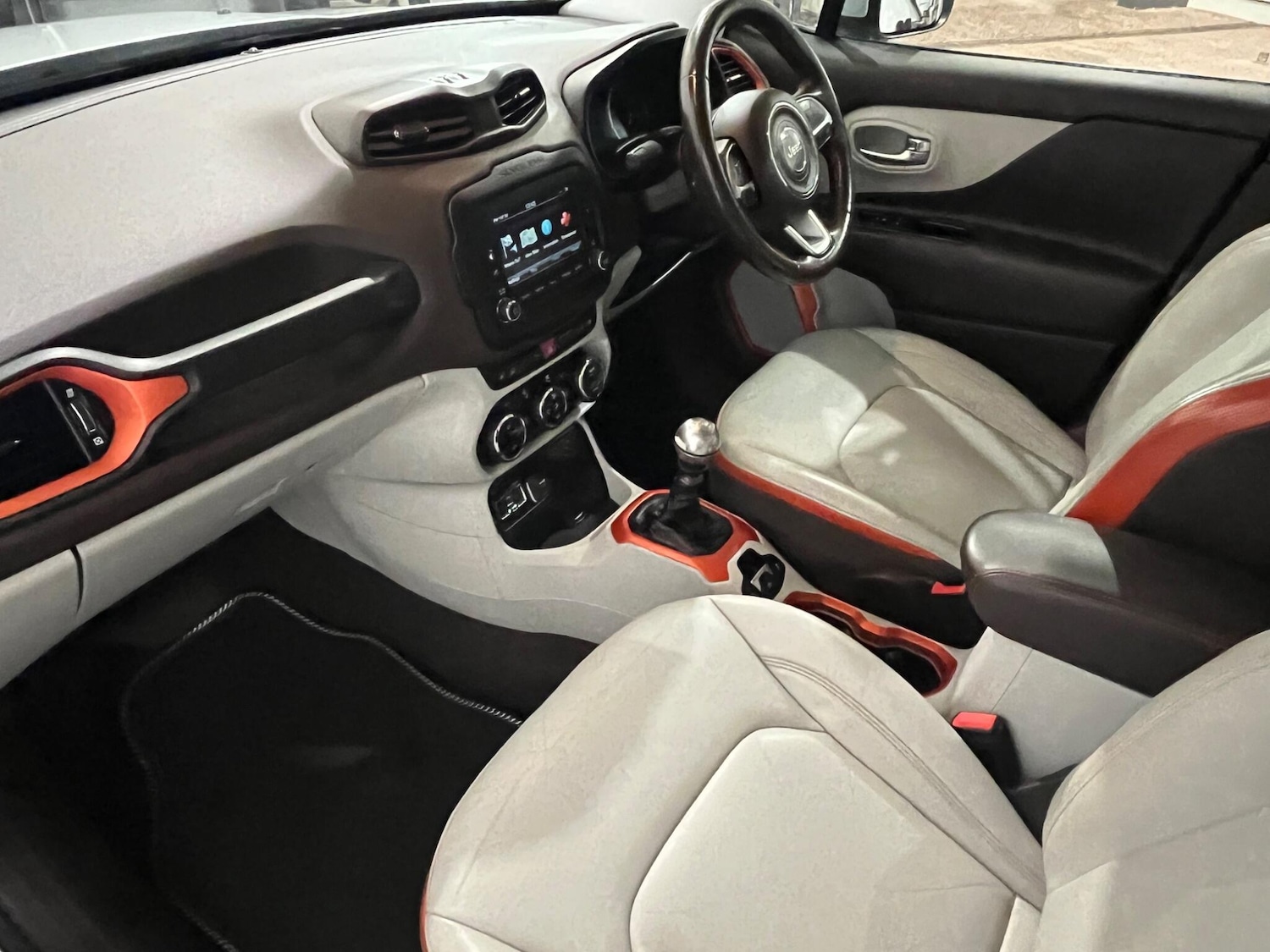 Used Jeep Renegade 2015 for sale - 76823757: Photo 24