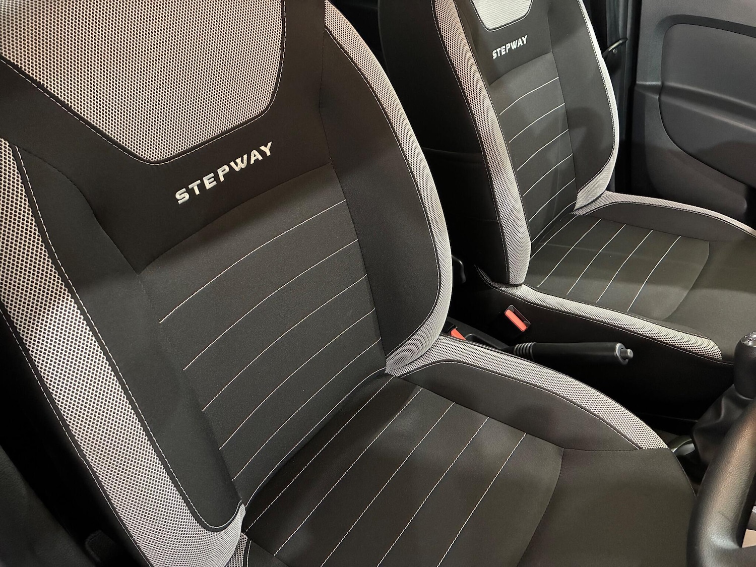 Used Dacia Sandero Stepway 2020 for sale - 77131127: Photo 44