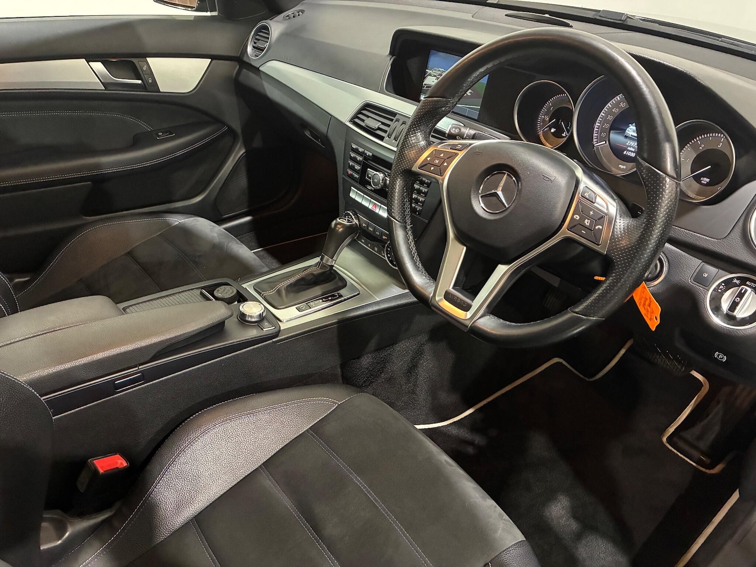 Used Mercedes-Benz C Class 2015 for sale - 76780919: Photo 3