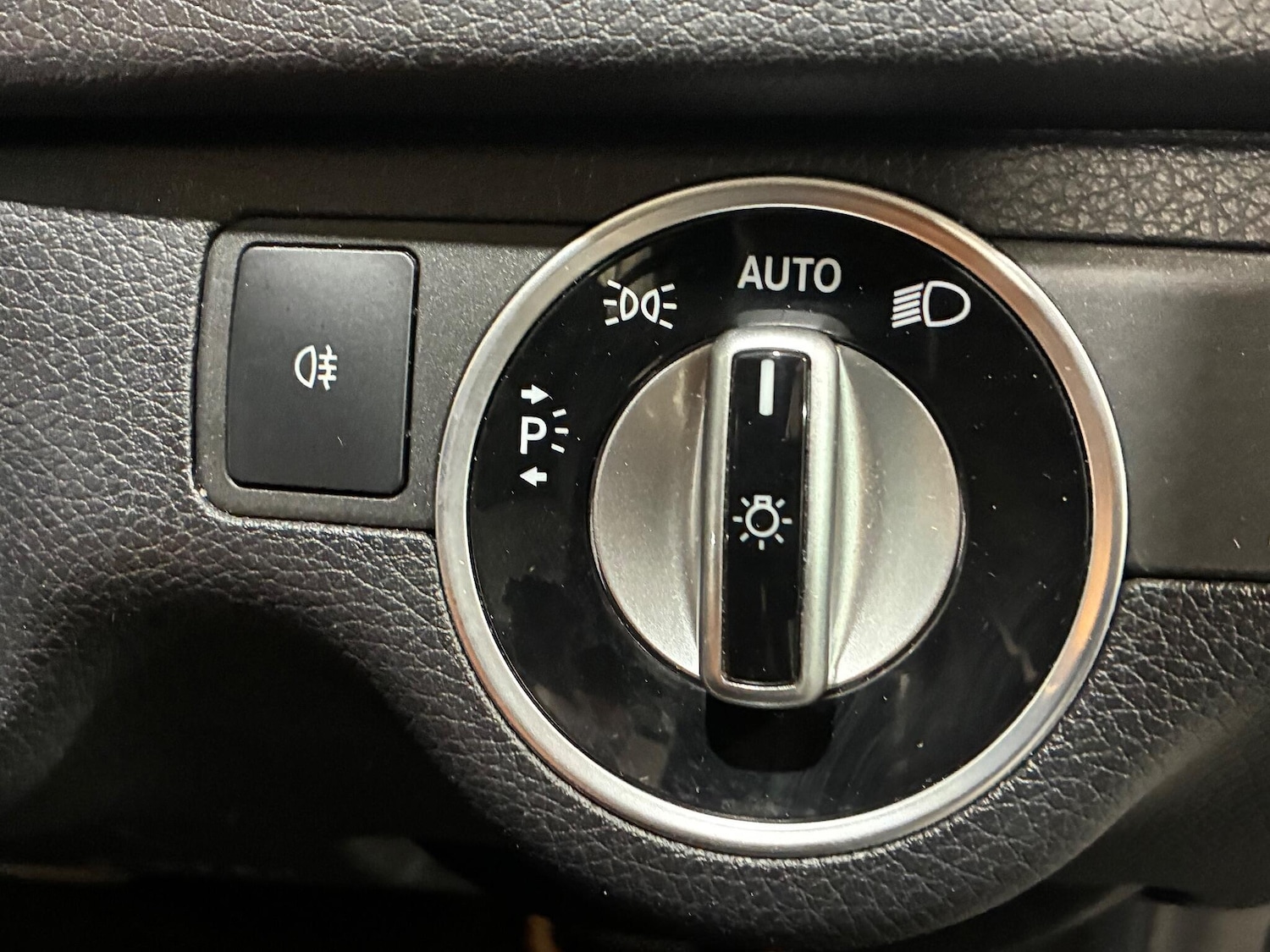 Used Mercedes-Benz C Class 2015 for sale - 76780919: Photo 34