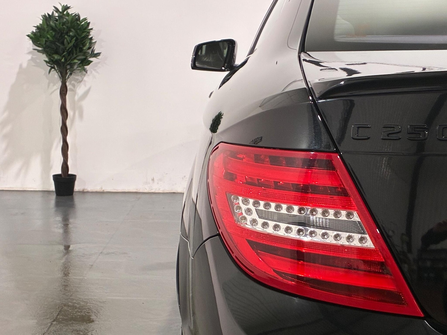 Used Mercedes-Benz C Class 2015 for sale - 76780919: Photo 50