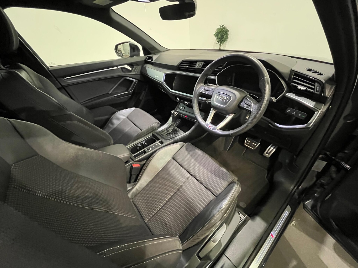 Used Audi Q3 2019 for sale - 76227158: Photo 4