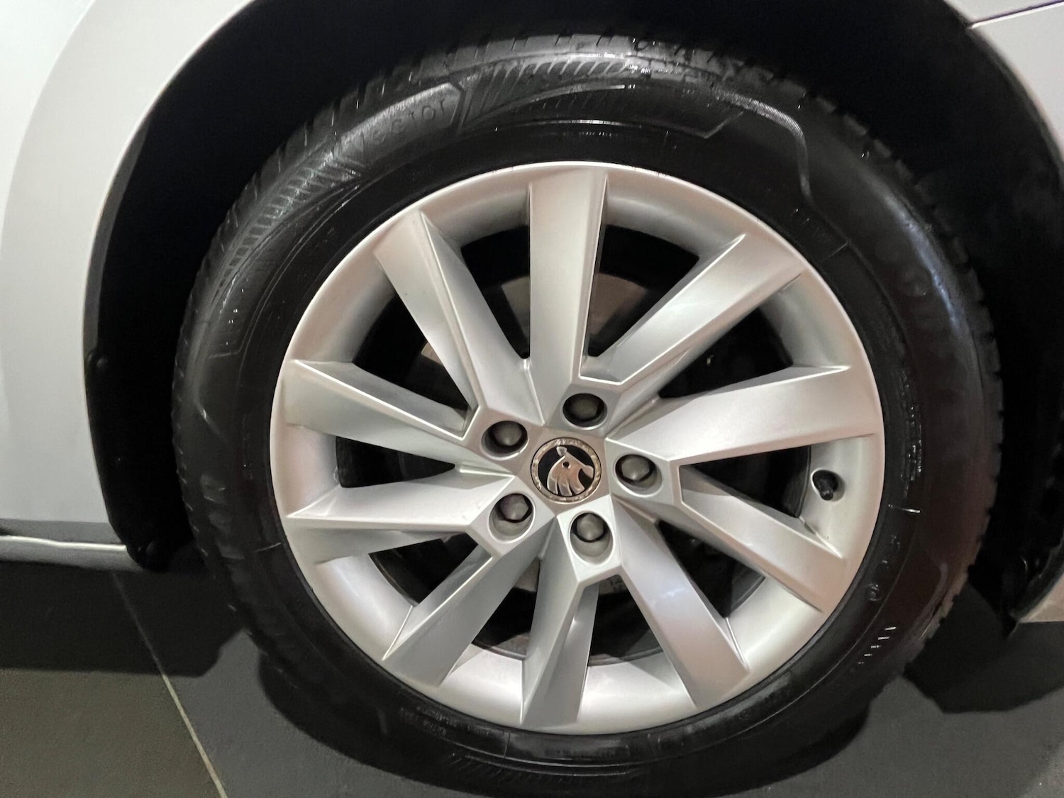 Used Skoda Superb 2017 for sale - 76658725: Photo 41