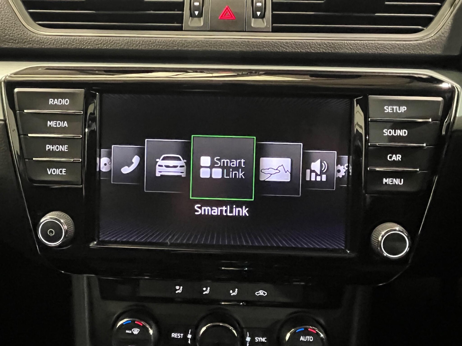 Used Skoda Superb 2017 for sale - 76658725: Photo 42