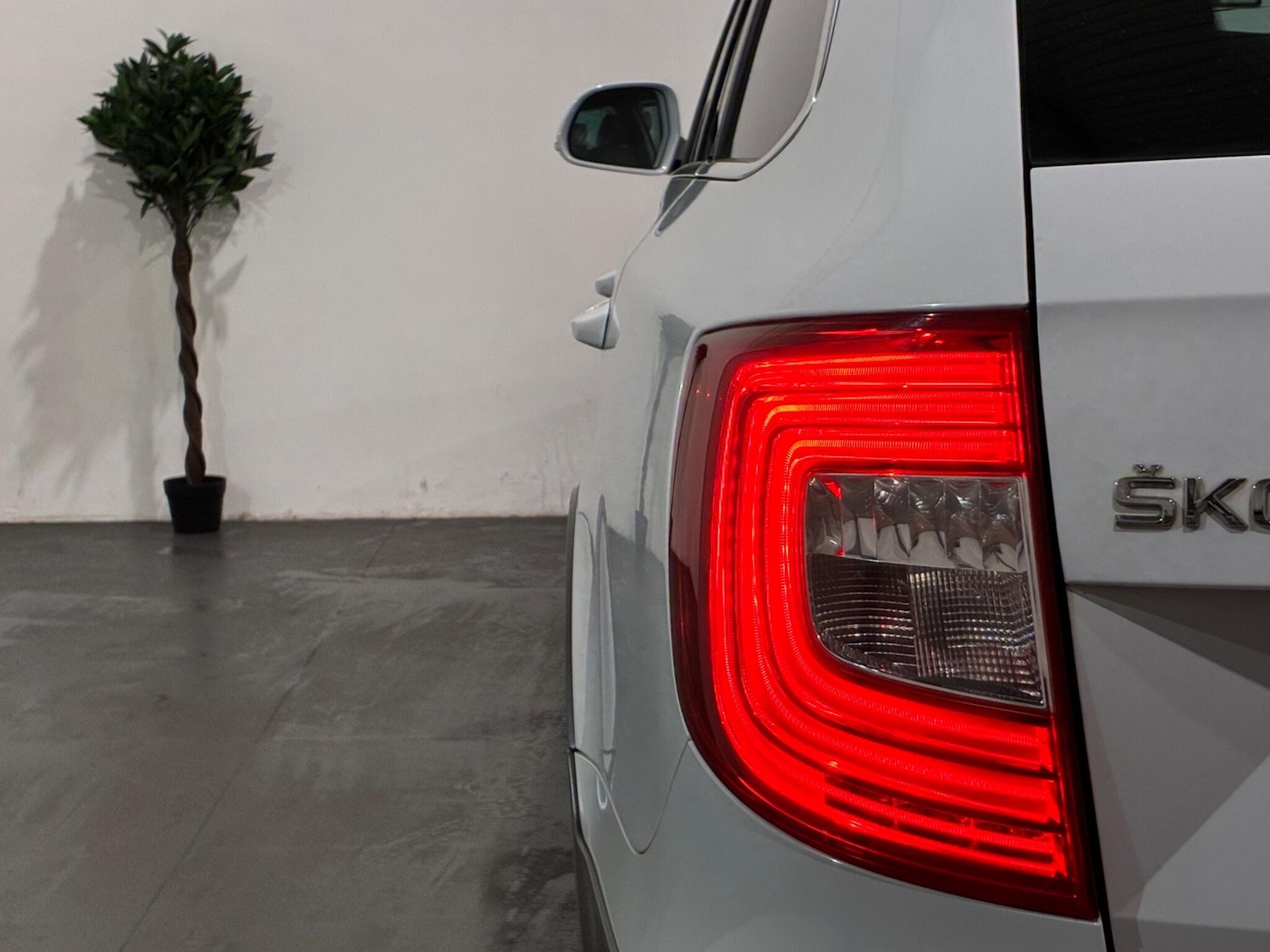 Used Skoda Superb 2014 for sale - 77538475: Photo 39