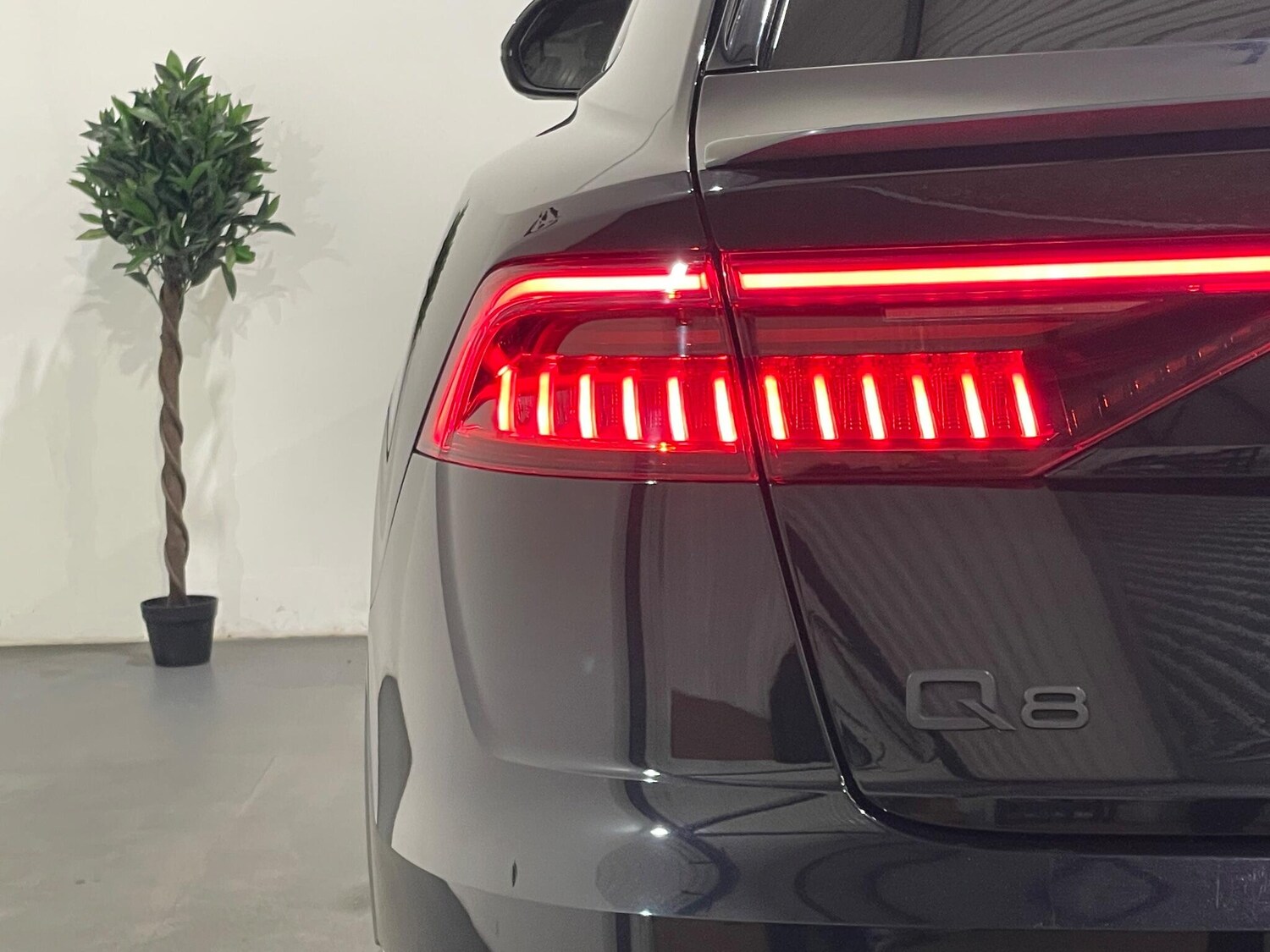 Used Audi Q8 for sale - 77926032: Photo 50