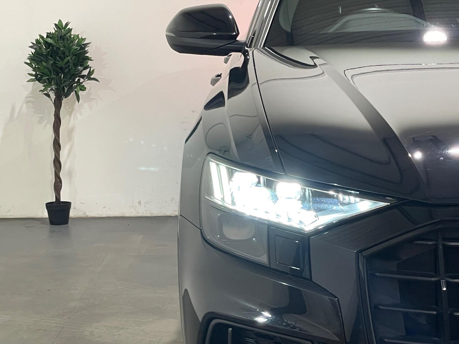 Used Audi Q8 for sale - 77926032: Photo 53