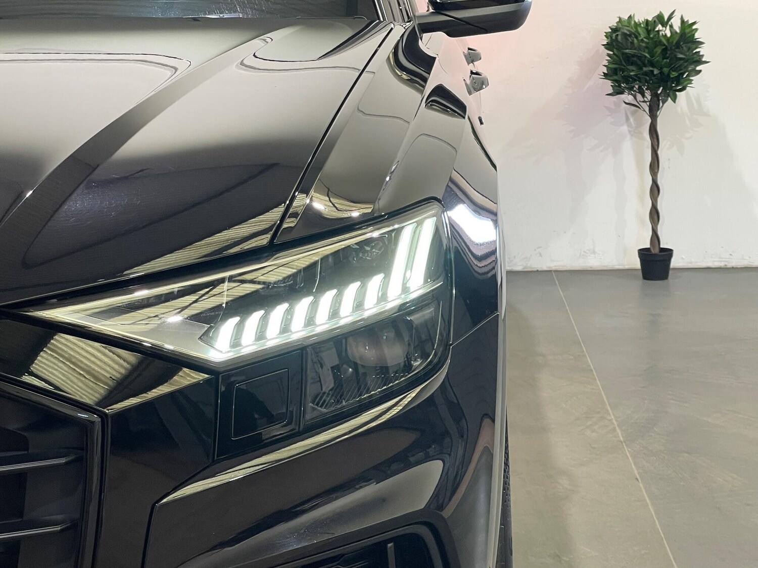 Used Audi Q8 for sale - 77926032: Photo 54