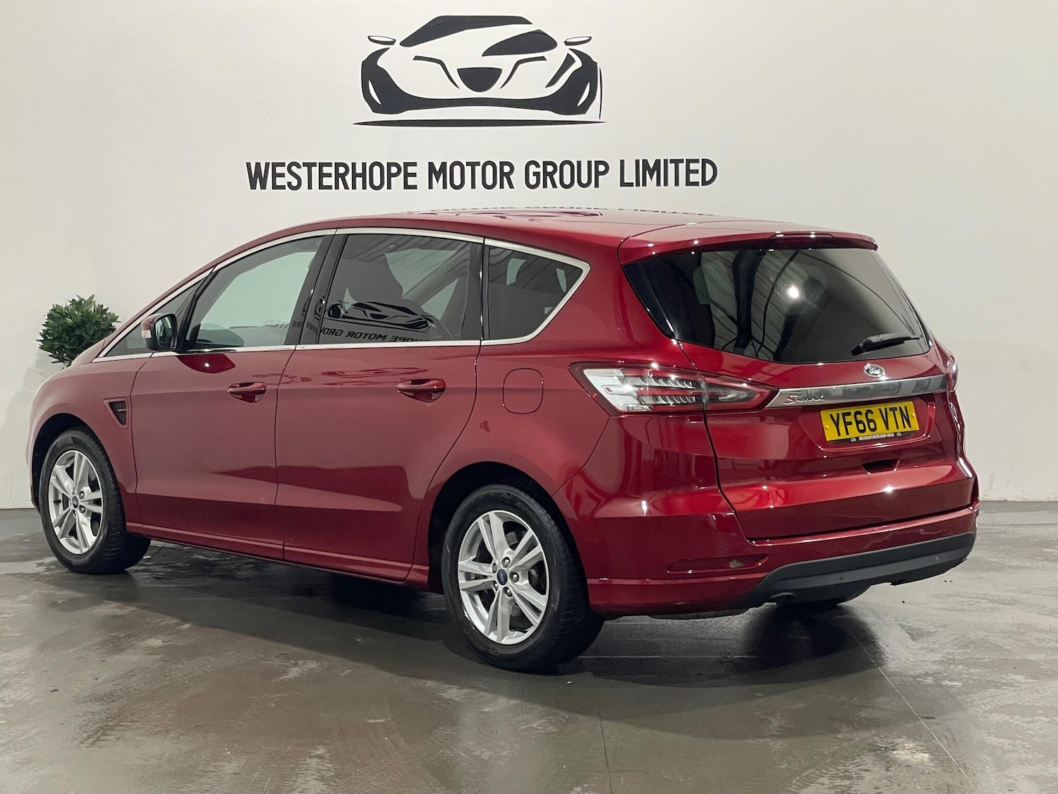 Used Ford S-Max 2016 for sale - 77909317: Photo 2