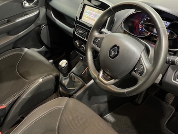 Used Renault Clio 2018 for sale - 76964897: Photo