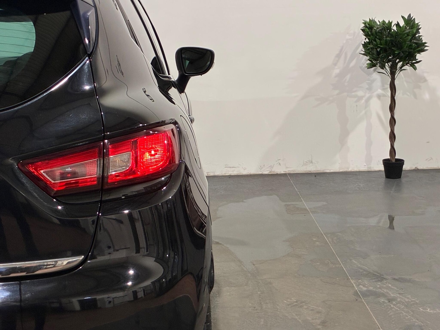 Used Renault Clio 2018 for sale - 76964897: Photo 44