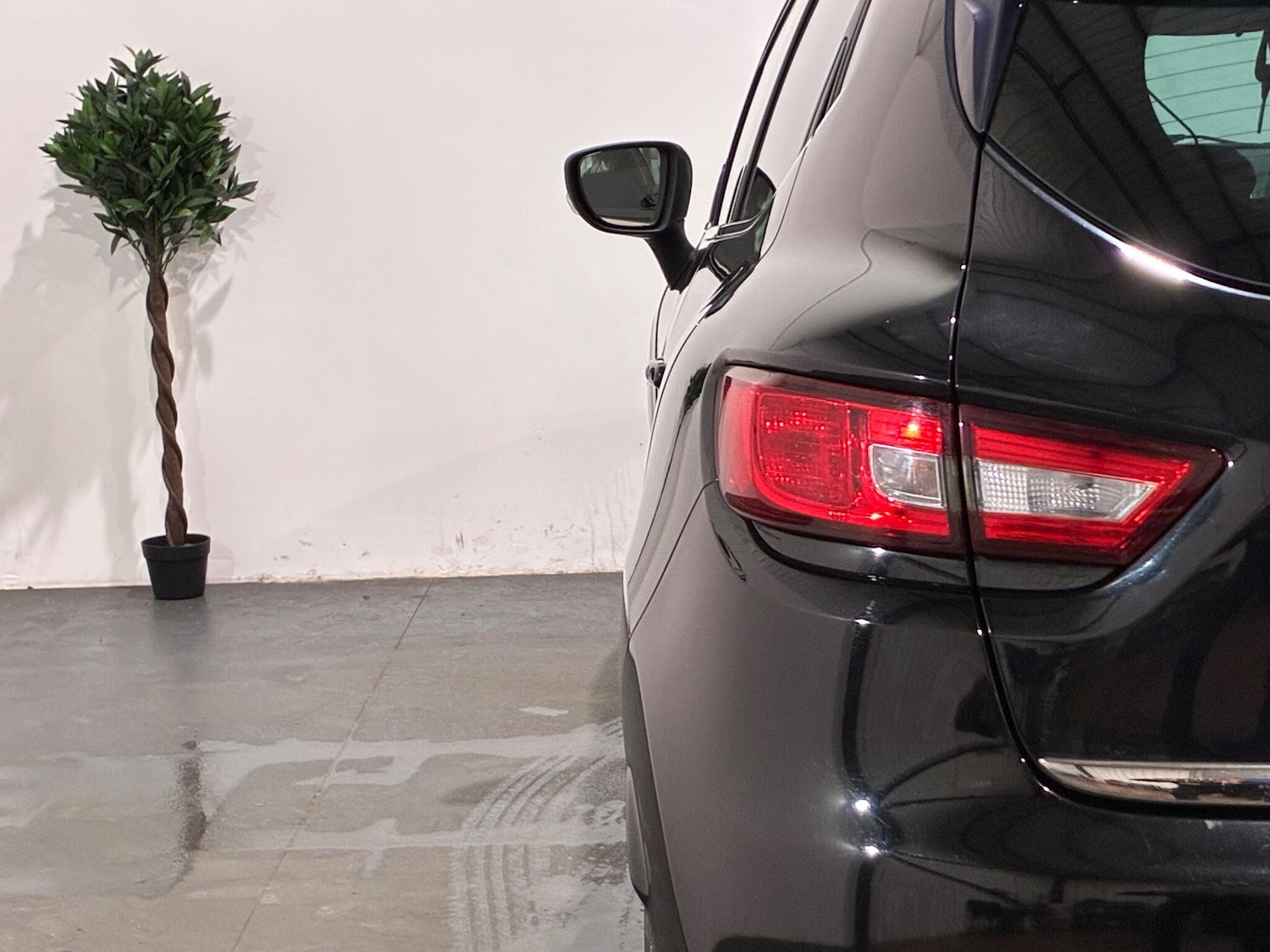 Used Renault Clio 2018 for sale - 76964897: Photo 46