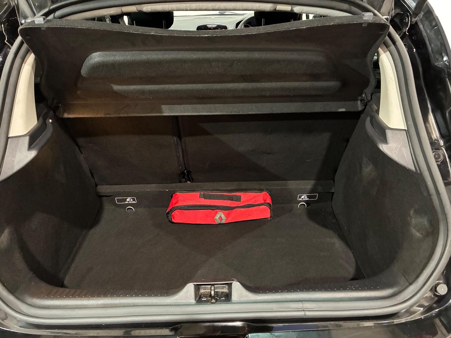 Used Renault Clio 2018 for sale - 76964897: Photo 47