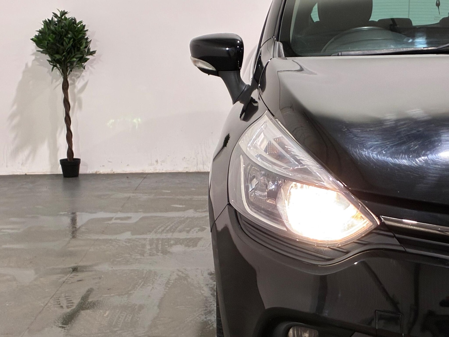 Used Renault Clio 2018 for sale - 76964897: Photo 51