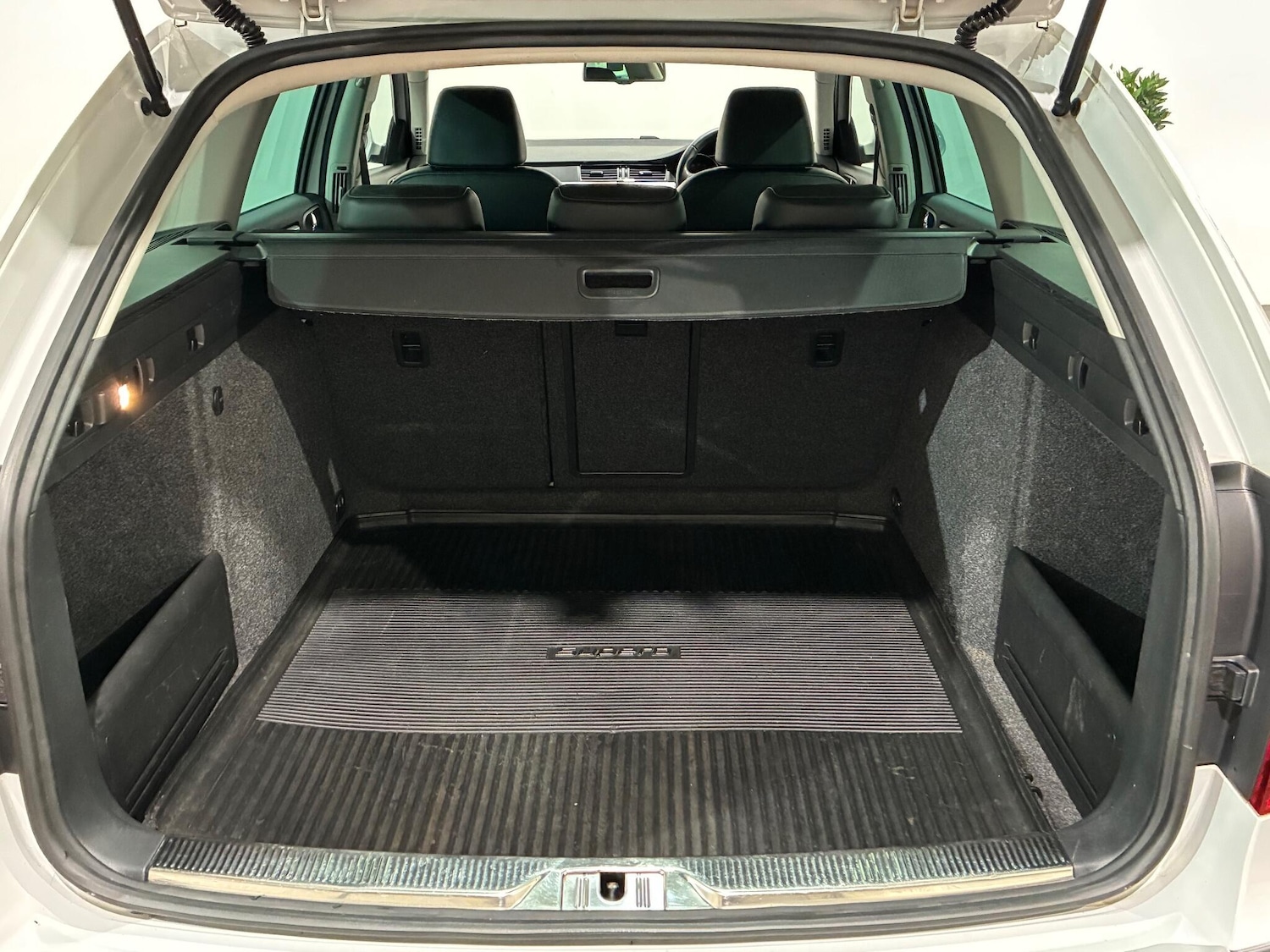 Used Skoda Superb 2014 for sale - 77066974: Photo 38