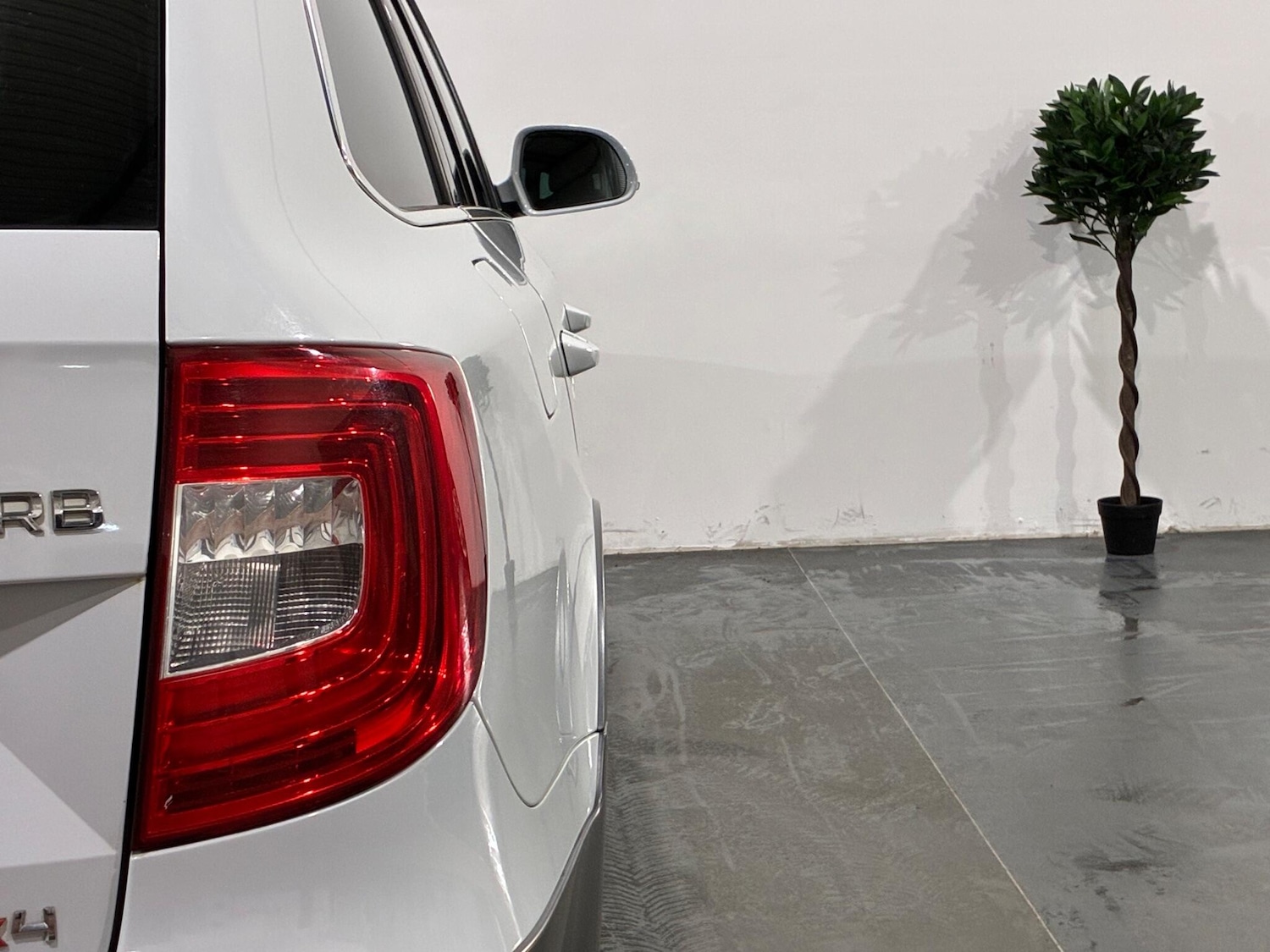 Used Skoda Superb 2014 for sale - 77066974: Photo 42