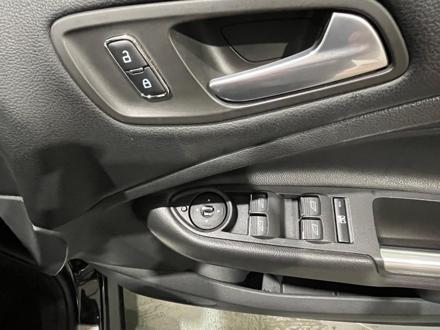 Used Ford Kuga 2014 for sale - 76371039: Photo 32