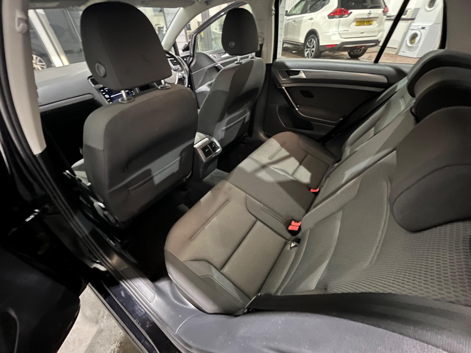 Used Volkswagen Golf 2018 for sale - 77040928: Photo 28