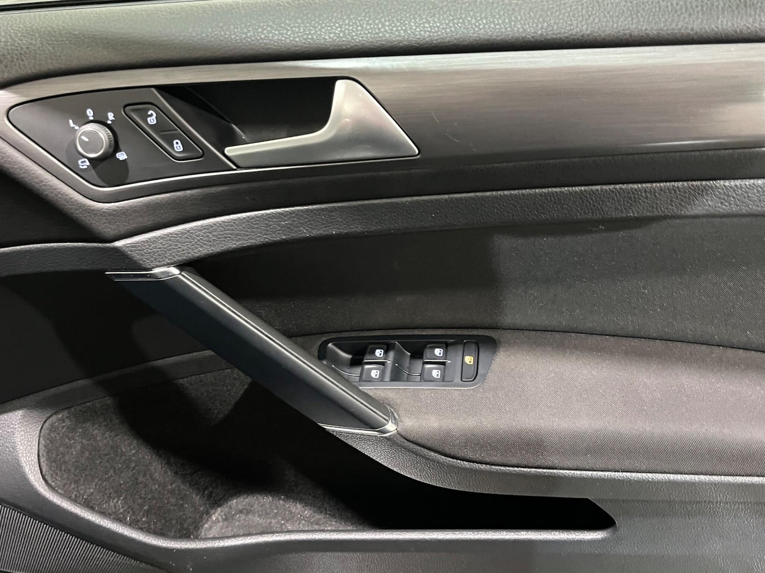 Used Volkswagen Golf 2018 for sale - 77040928: Photo 70